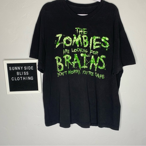 Zombies Black Short Sleeve Graphic Tee Size Extra Large - Picture 3 of 11
